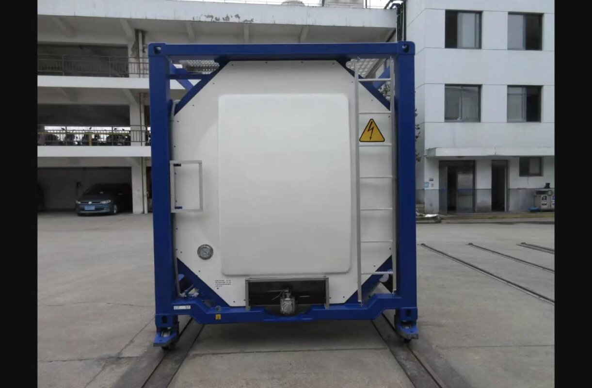 20ft T11 26KL ISO Tank Container front view - Cargo Co